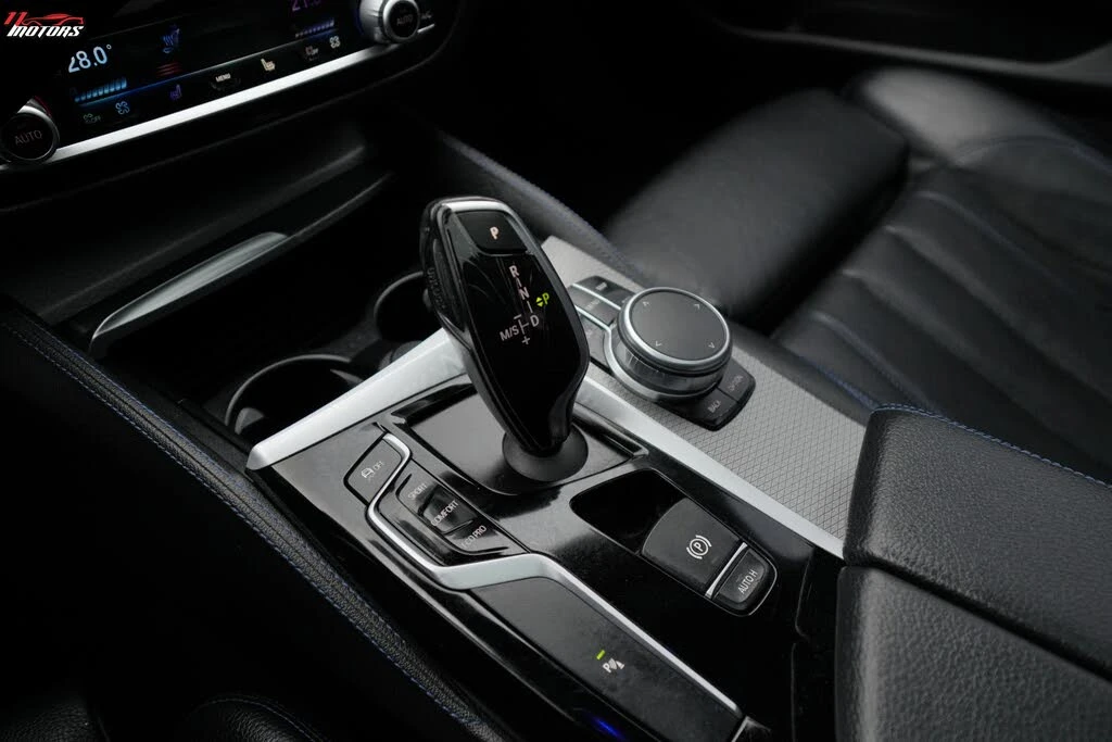 BMW 530 xDrive* M-Pack* ПОДГРЕВ* KEYLESS* ШИБИДАХ*  - изображение 8