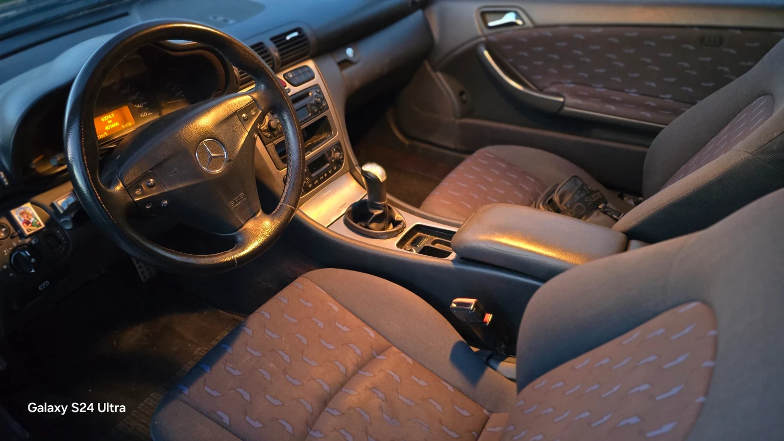 Mercedes-Benz C 220 Coupe, снимка 5 - Автомобили и джипове - 53803959