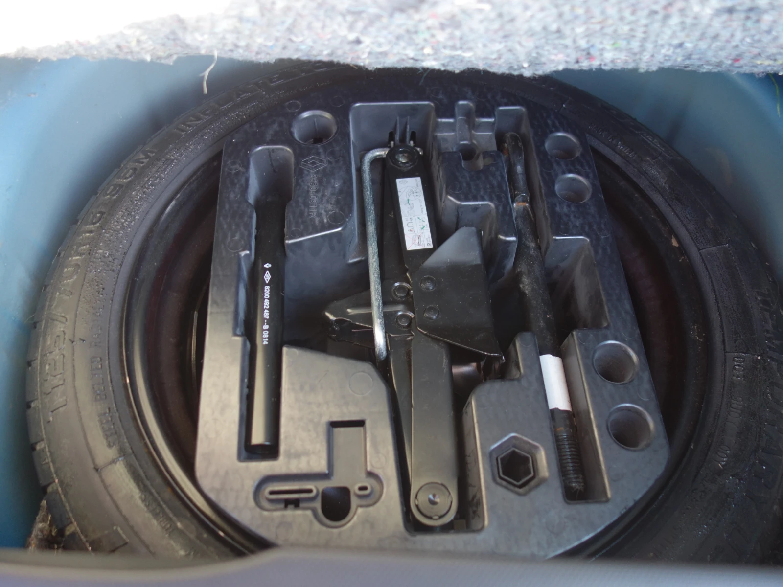 Renault Captur 1.2 TCe, снимка 17 - Автомобили и джипове - 53951835