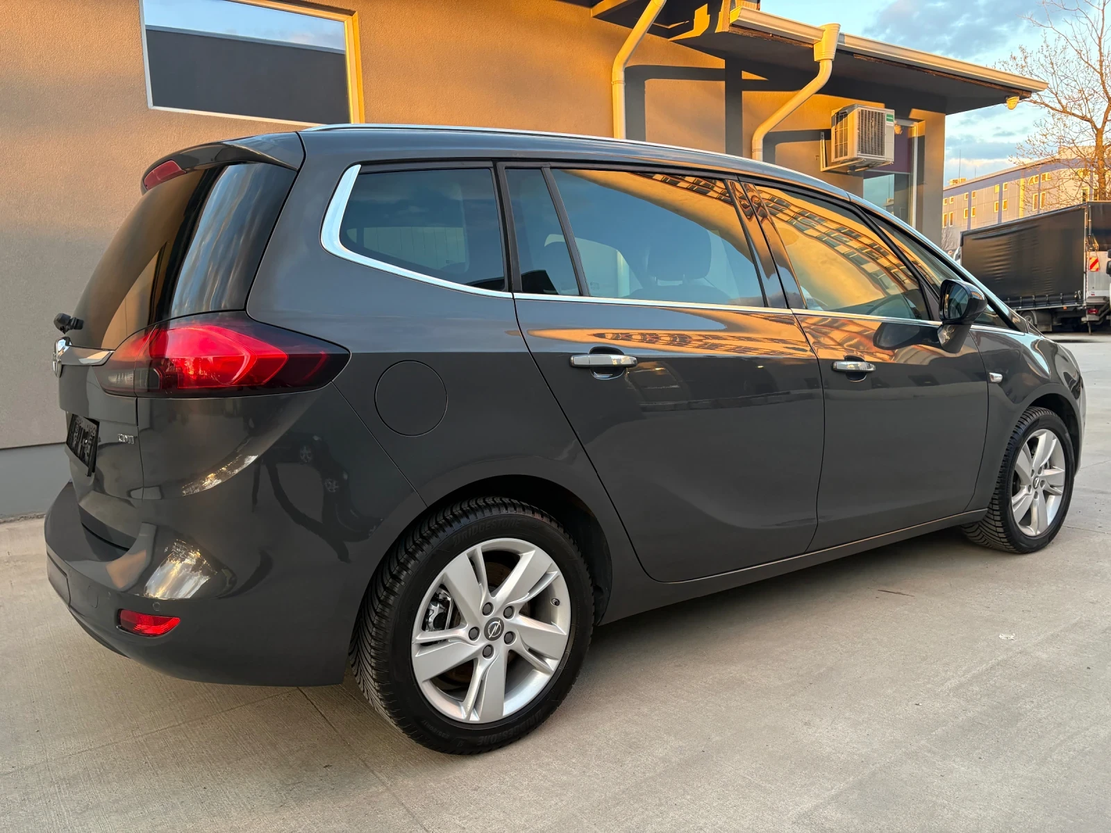 Opel Zafira Tourer Cosmo 2.0 diesel 165kc Automatic, снимка 8 - Автомобили и джипове - 54102707