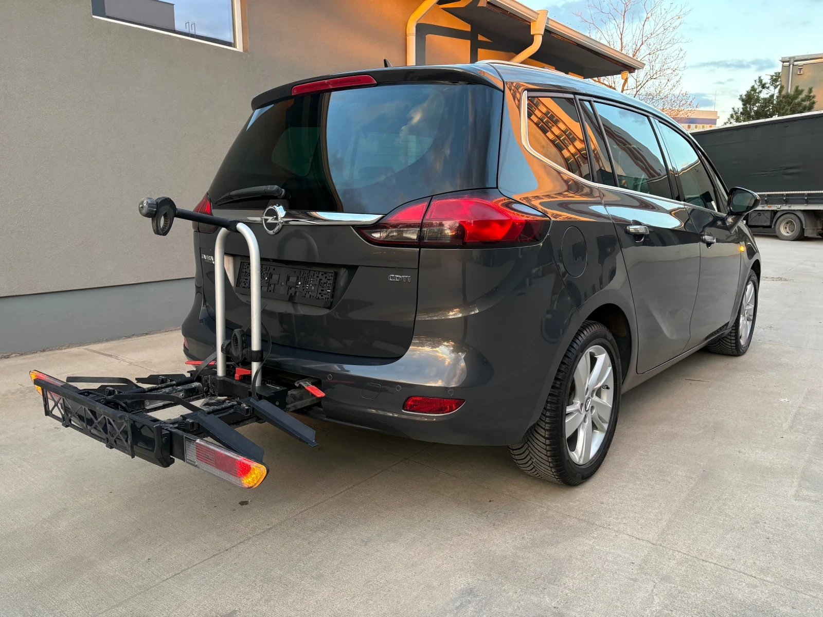 Opel Zafira Tourer Cosmo 2.0 diesel 165kc Automatic, снимка 7 - Автомобили и джипове - 54102707