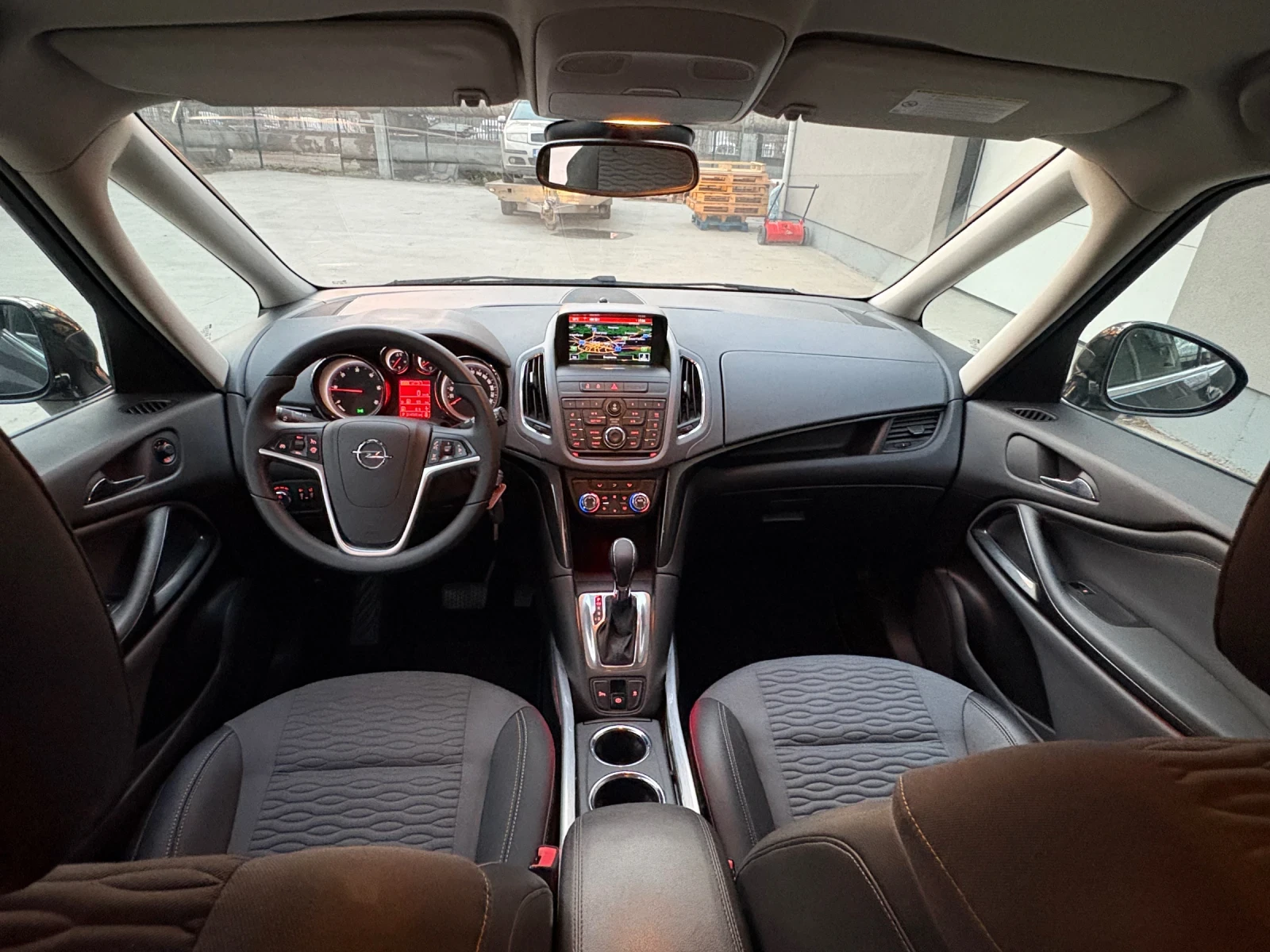 Opel Zafira Tourer Cosmo 2.0 diesel 165kc Automatic, снимка 17 - Автомобили и джипове - 54102707