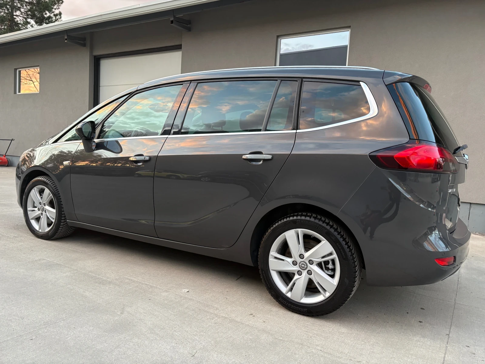 Opel Zafira Tourer Cosmo 2.0 diesel 165kc Automatic, снимка 4 - Автомобили и джипове - 54102707