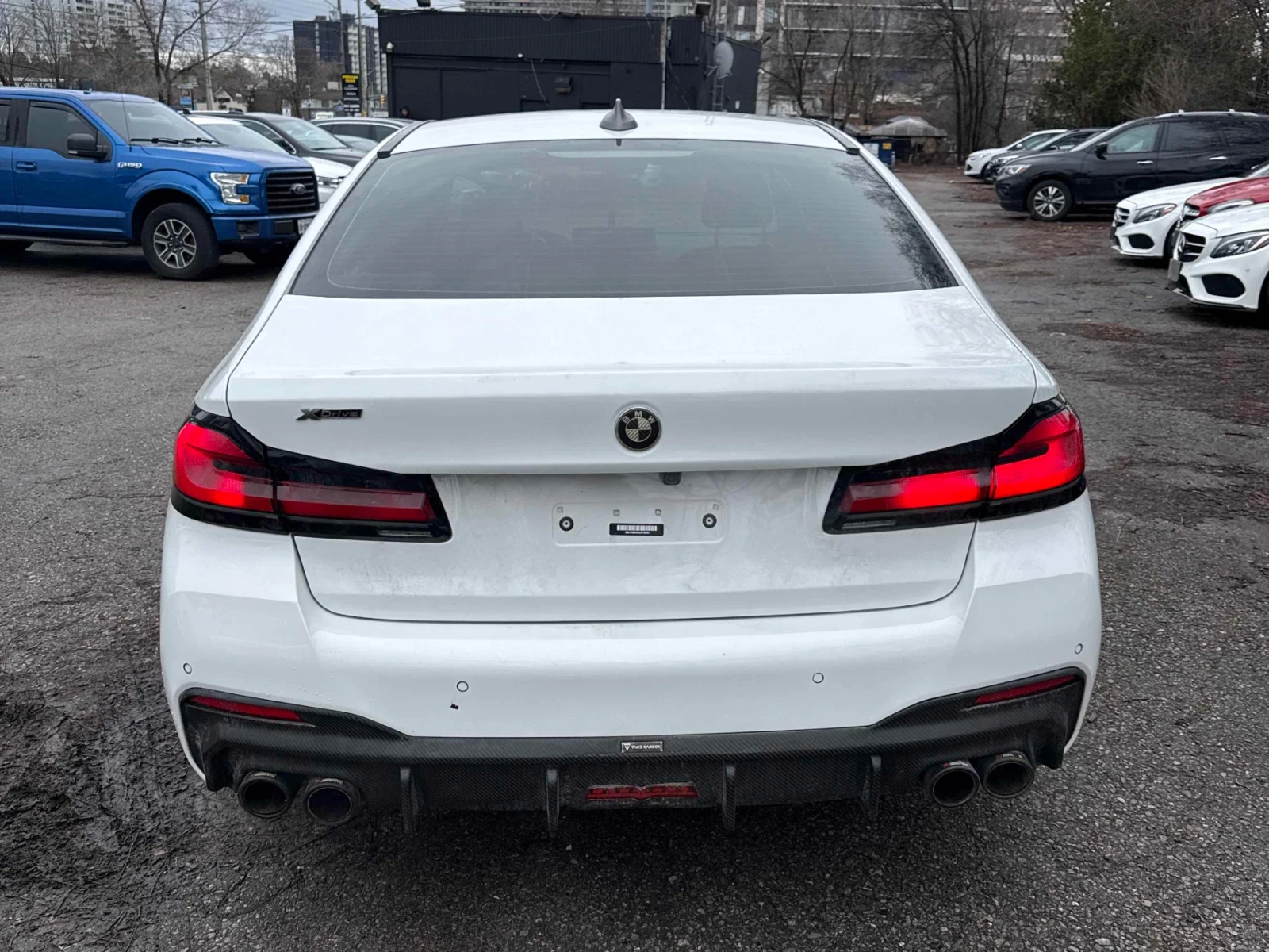 BMW 550 ПАНОРАМА * ПОДГРЕВ * HARMAN KARDON * 2 КЛЮЧА, снимка 2 - Автомобили и джипове - 54115880