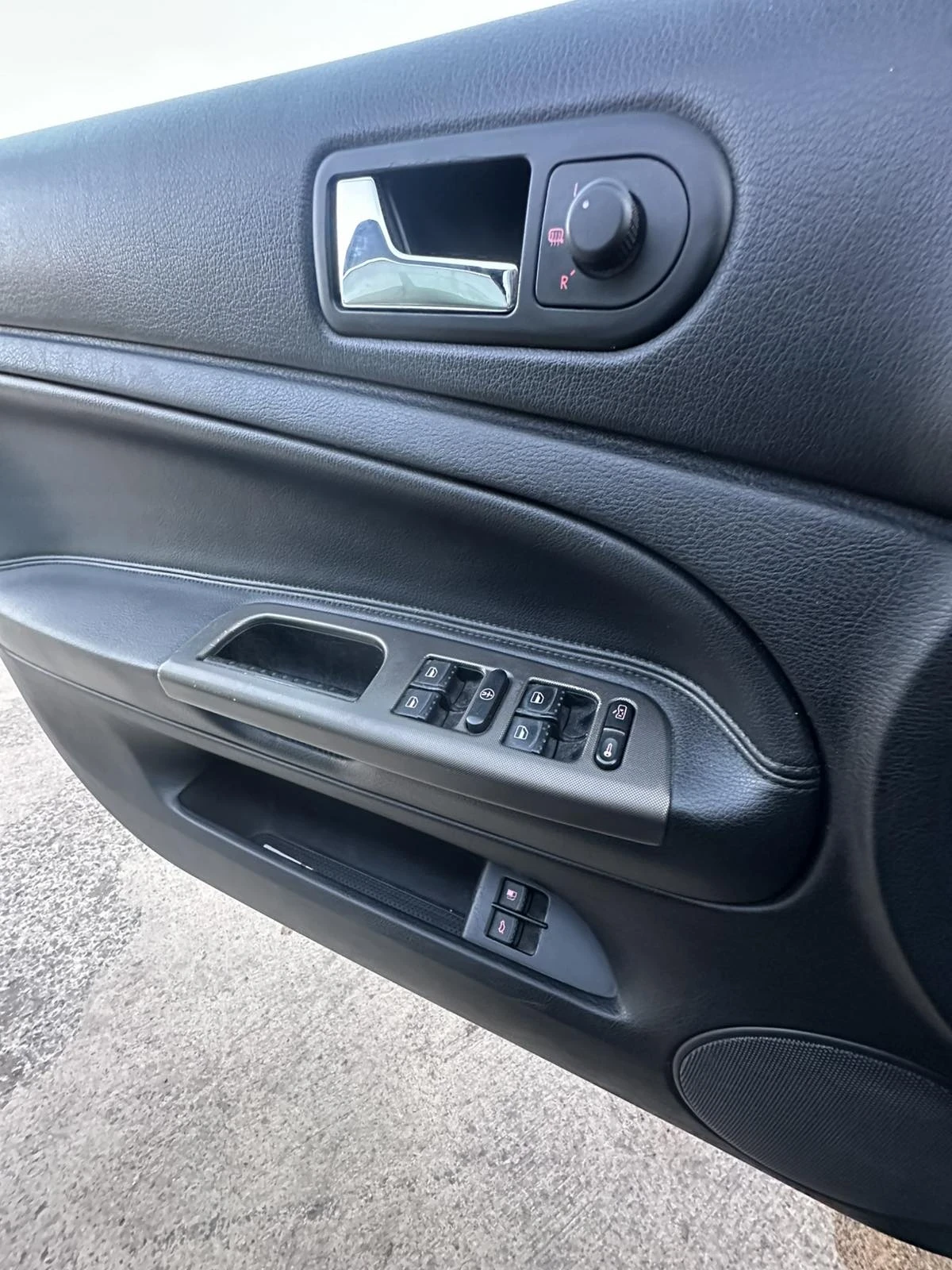 VW Passat 1.9Tdi, снимка 10 - Автомобили и джипове - 54131628