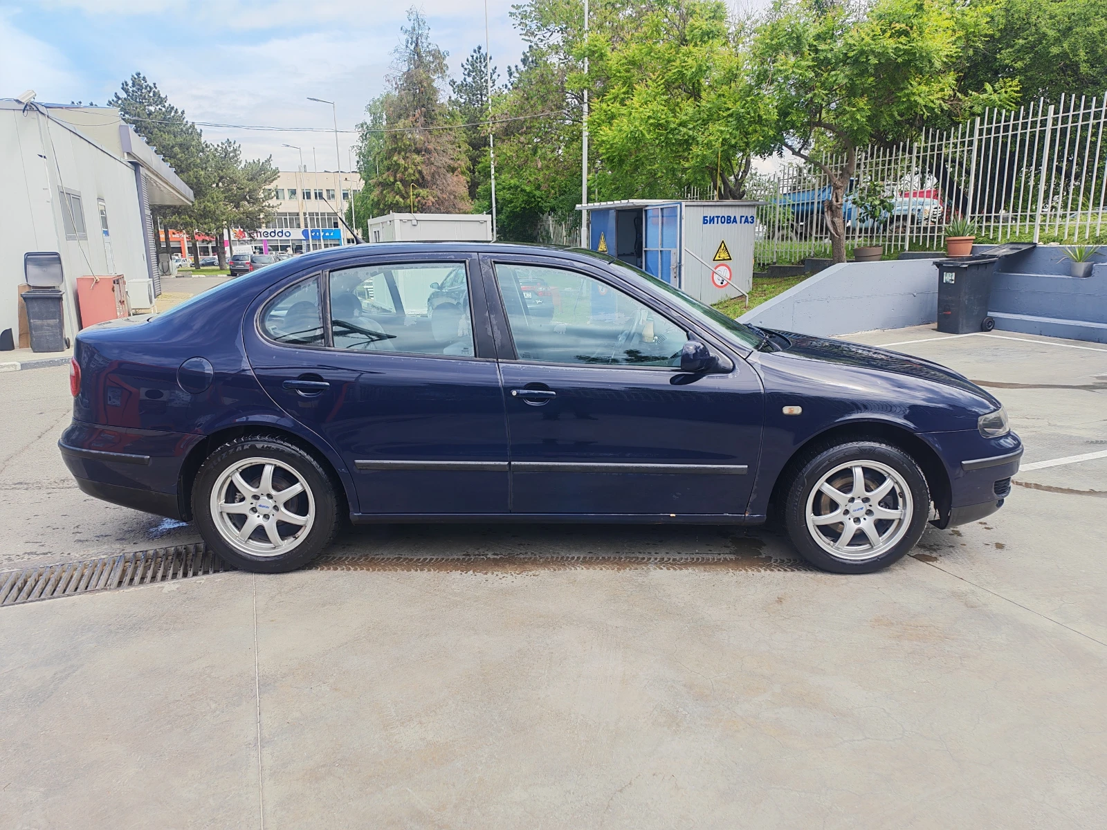 Seat Toledo 1.8 БЕНЗИН-ГАЗ, снимка 4 - Автомобили и джипове - 54551672