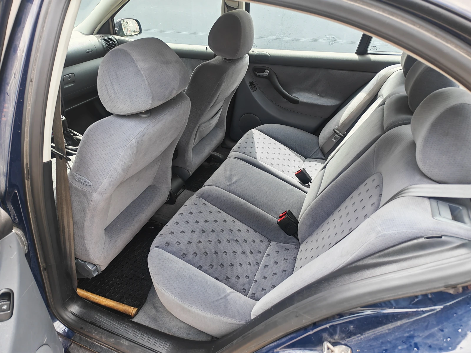Seat Toledo 1.8 БЕНЗИН-ГАЗ, снимка 10 - Автомобили и джипове - 54551672