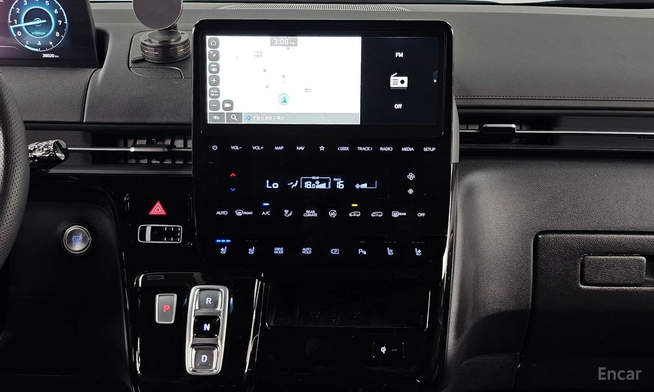 Hyundai Staria L 3.5 LOUNGE* 9 SEATER* MOBILITY* ПАНО* 360* ОБДУХ, снимка 12 - Автомобили и джипове - 54666321