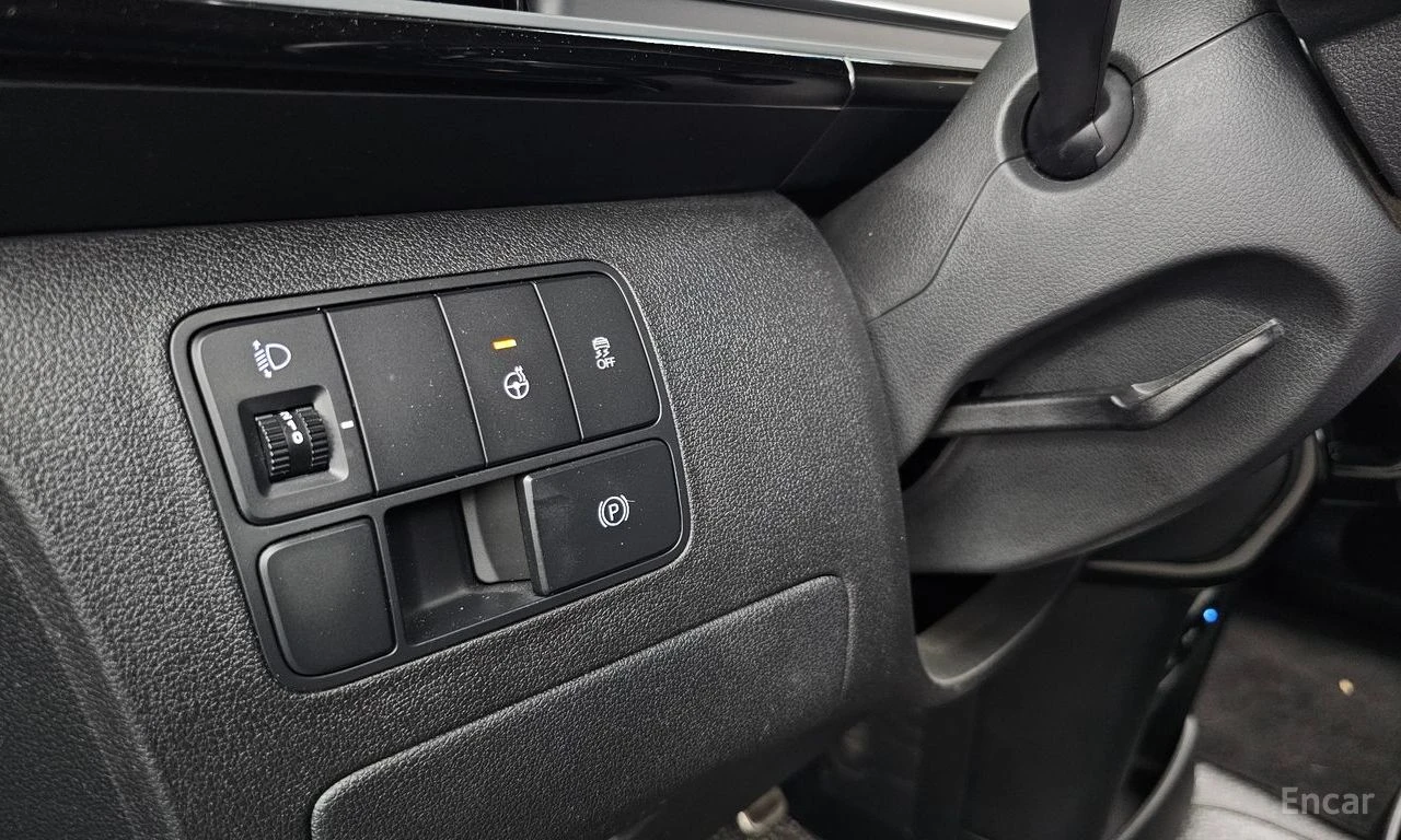 Hyundai Staria L 3.5 LOUNGE* 9 SEATER* MOBILITY* ПАНО* 360* ОБДУХ, снимка 16 - Автомобили и джипове - 54666321