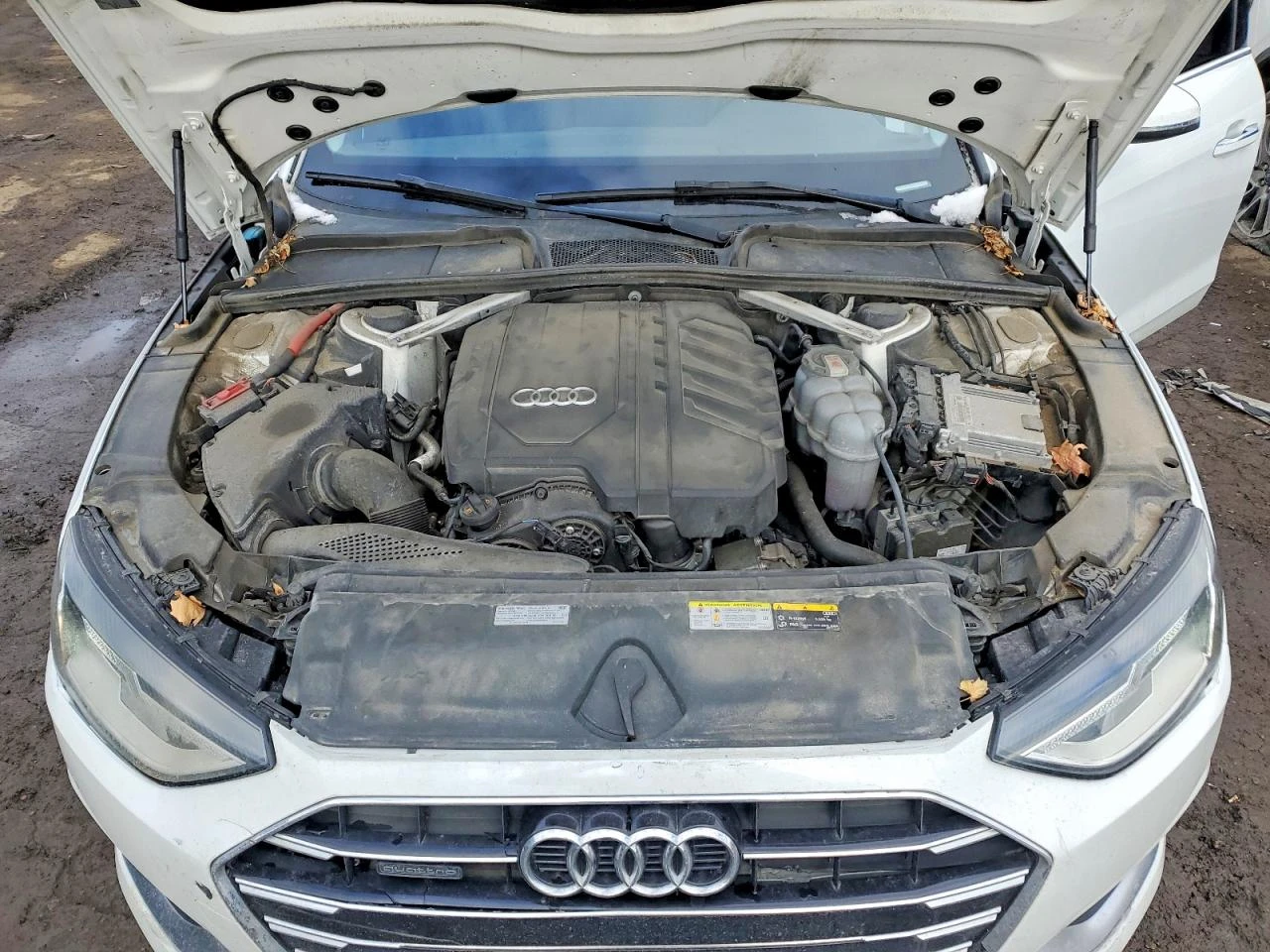 Audi A4 2.0l Premium 40, снимка 11 - Автомобили и джипове - 54743281
