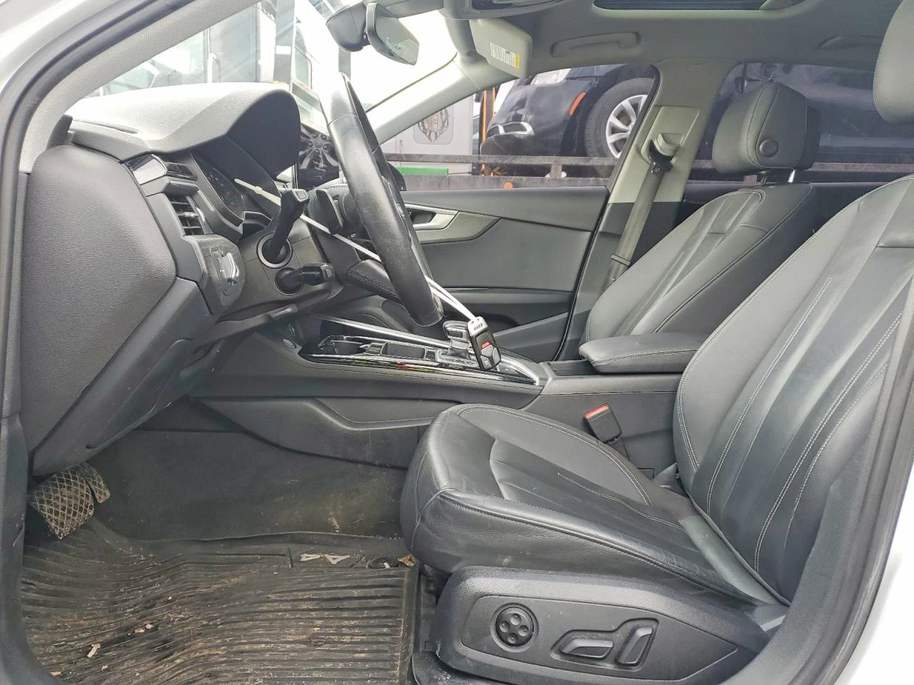 Audi A4 2.0l Premium 40, снимка 7 - Автомобили и джипове - 54743281