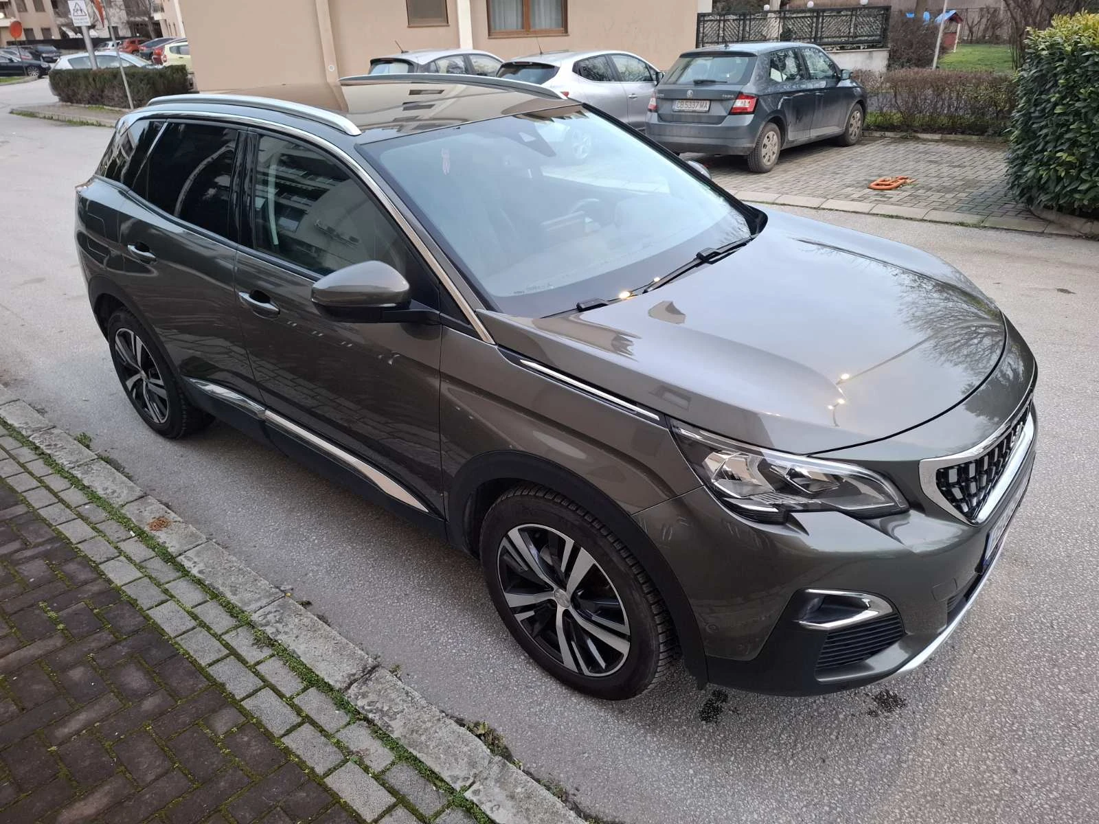 Peugeot 3008 1.2 Puretech, снимка 2 - Автомобили и джипове - 55513860