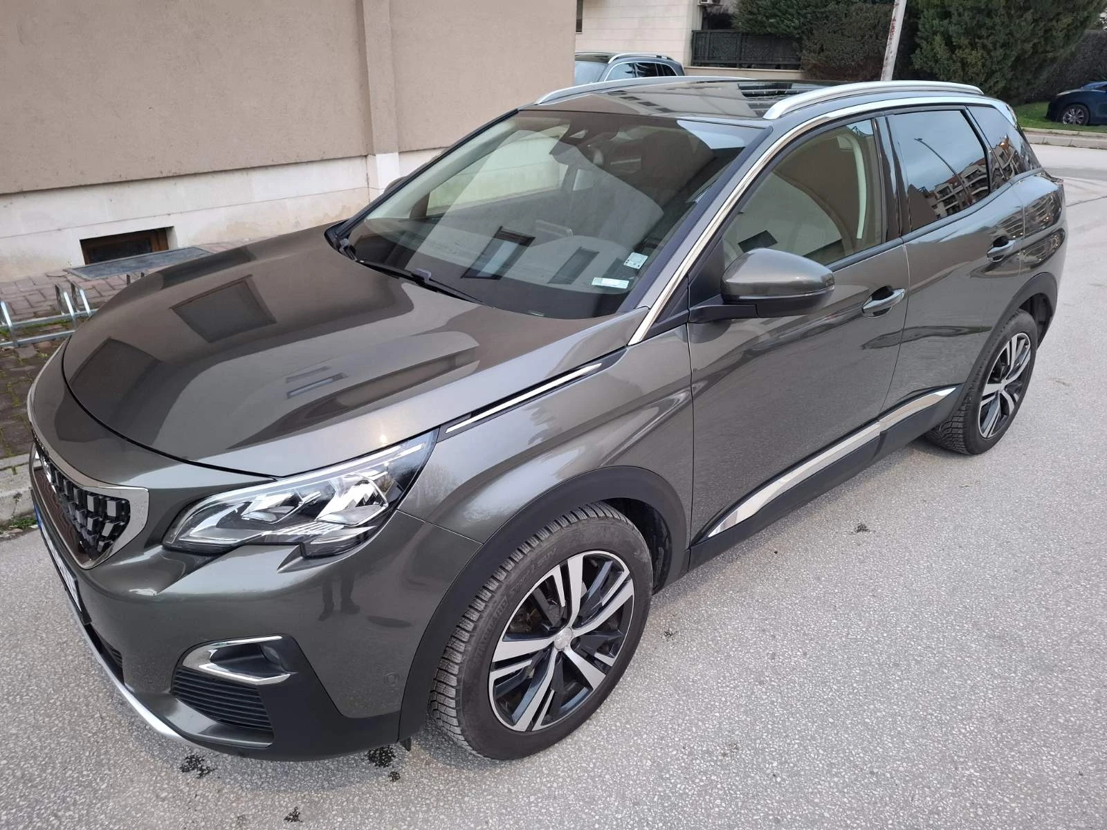 Peugeot 3008 1.2 Puretech, снимка 3 - Автомобили и джипове - 55513860