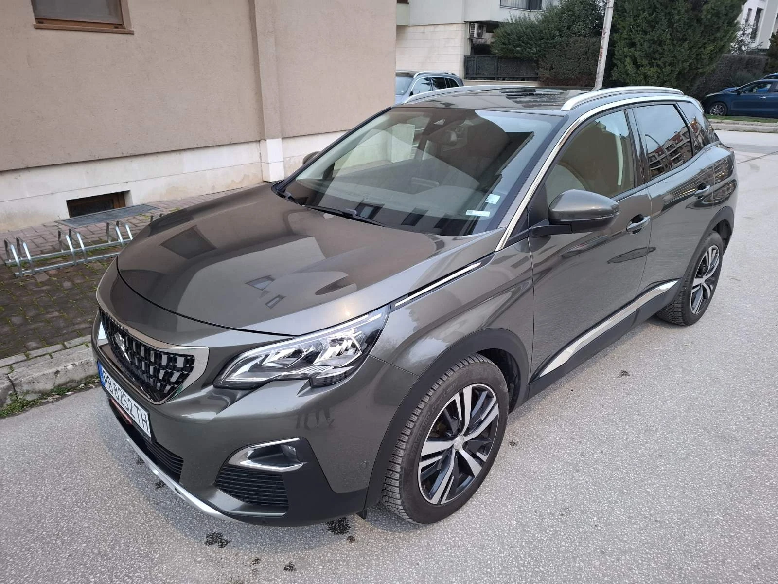 Peugeot 3008 1.2 Puretech, снимка 9 - Автомобили и джипове - 55513860