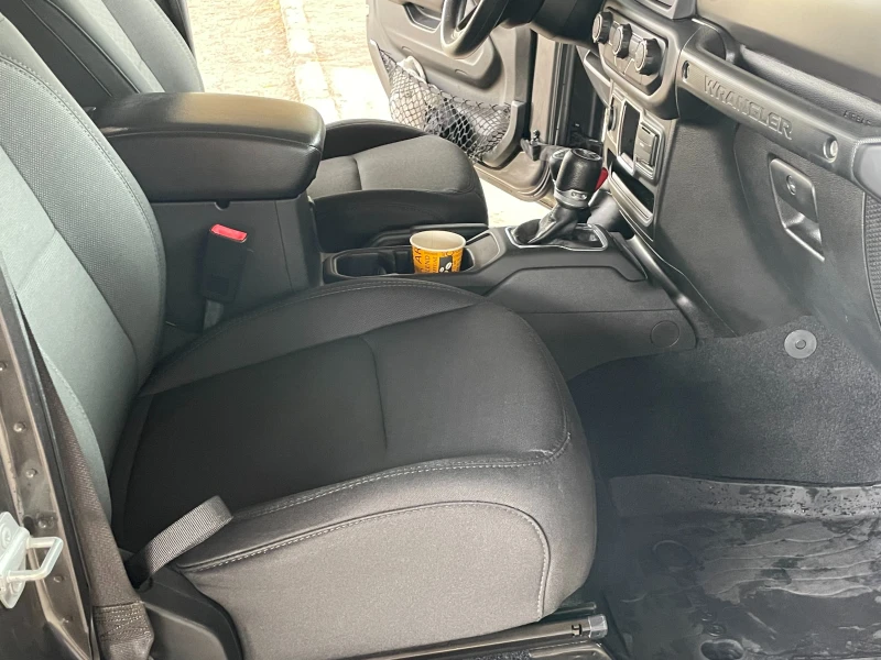 Jeep Wrangler UNLIMITED/SPORT/2.0I/TURBO, снимка 12 - Автомобили и джипове - 52646384