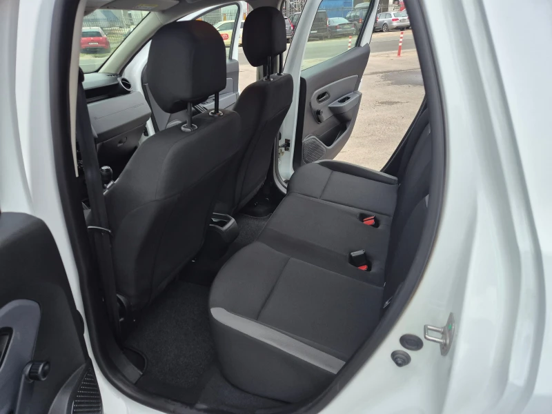 Dacia Duster N1-4х4 M/T 1.5 DCI, снимка 12 - Автомобили и джипове - 53410303