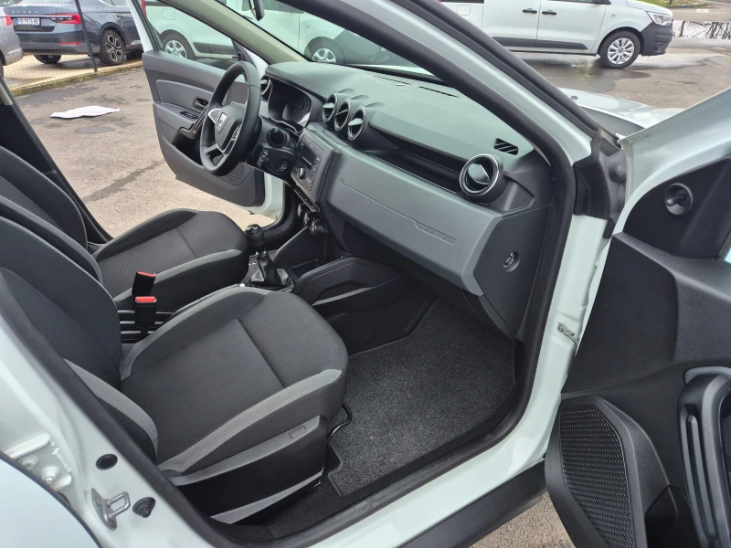 Dacia Duster N1-4х4 M/T 1.5 DCI, снимка 9 - Автомобили и джипове - 53410303