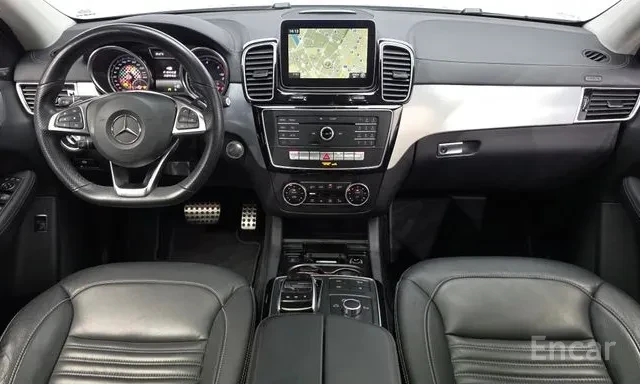 Mercedes-Benz GLE 350 D * COUPE * AMG * ПАНОРАМА * H/K * 360 КАМЕРА * , снимка 6 - Автомобили и джипове - 56153630