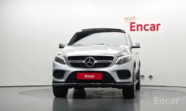 Mercedes-Benz GLE 350 D * COUPE * AMG * ПАНОРАМА * H/K * 360 КАМЕРА * , снимка 2 - Автомобили и джипове - 56153630