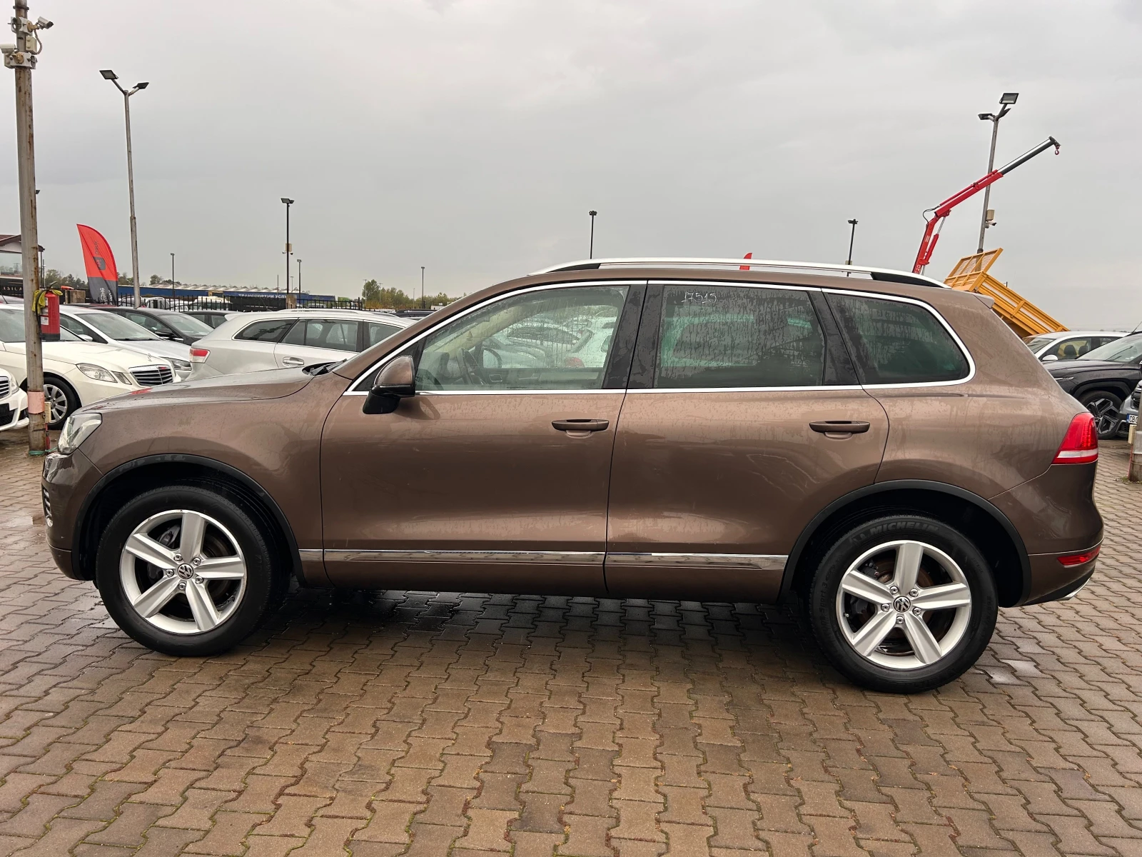 VW Touareg 3.0TDI 4X4 AVTOMAT/PANORAMA/NAVI/KOJA  - изображение 9