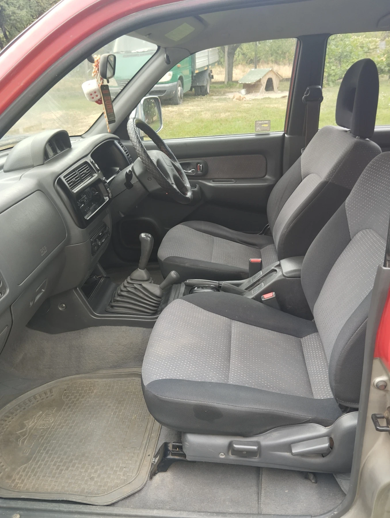 Mitsubishi L200 2500 - изображение 9