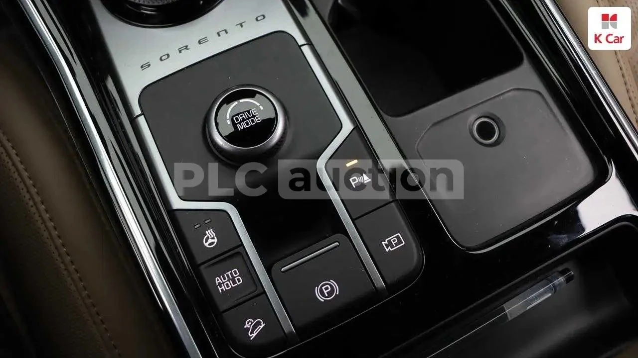 Kia Sorento 1.6 HEV, снимка 15 - Автомобили и джипове - 53737395