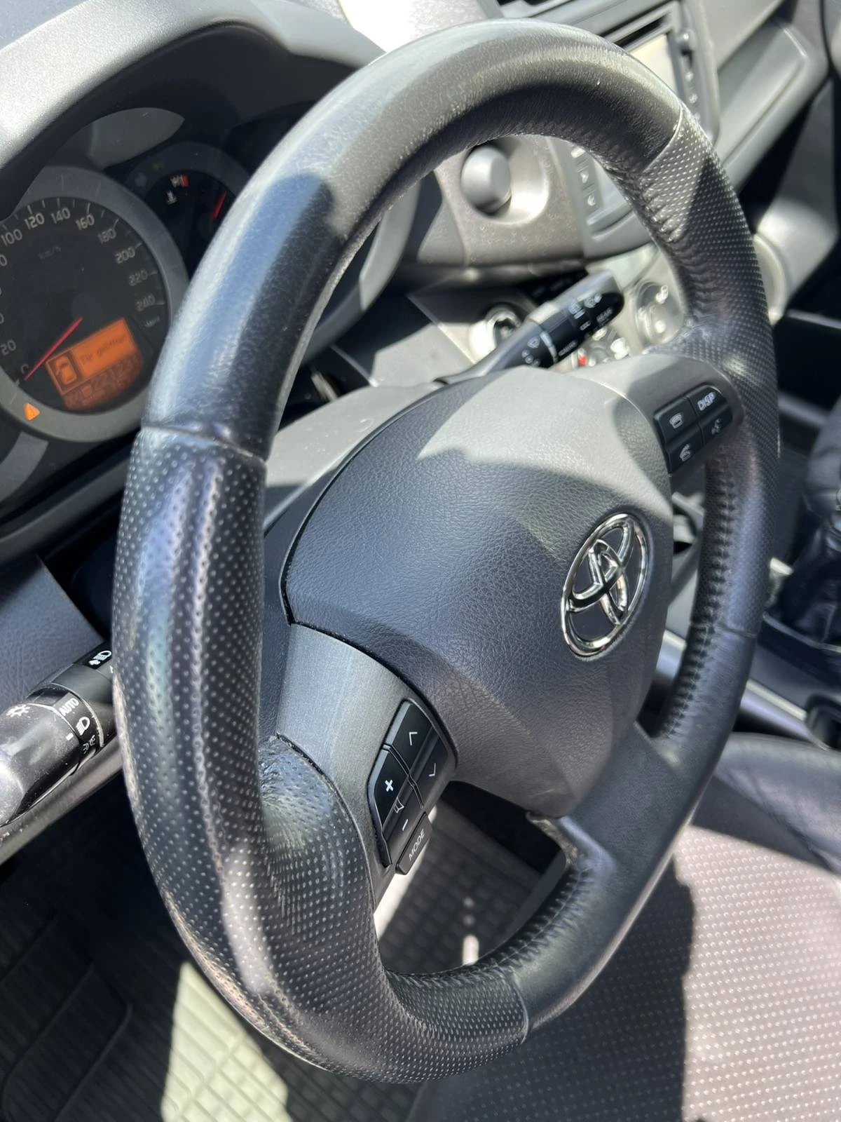 Toyota Rav4 2.2D-4D, снимка 12 - Автомобили и джипове - 54550597