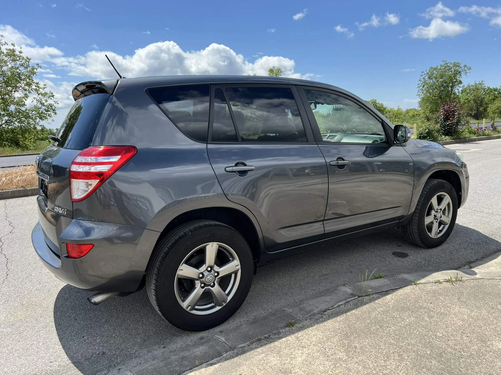 Toyota Rav4 2.2D-4D, снимка 5 - Автомобили и джипове - 54550597
