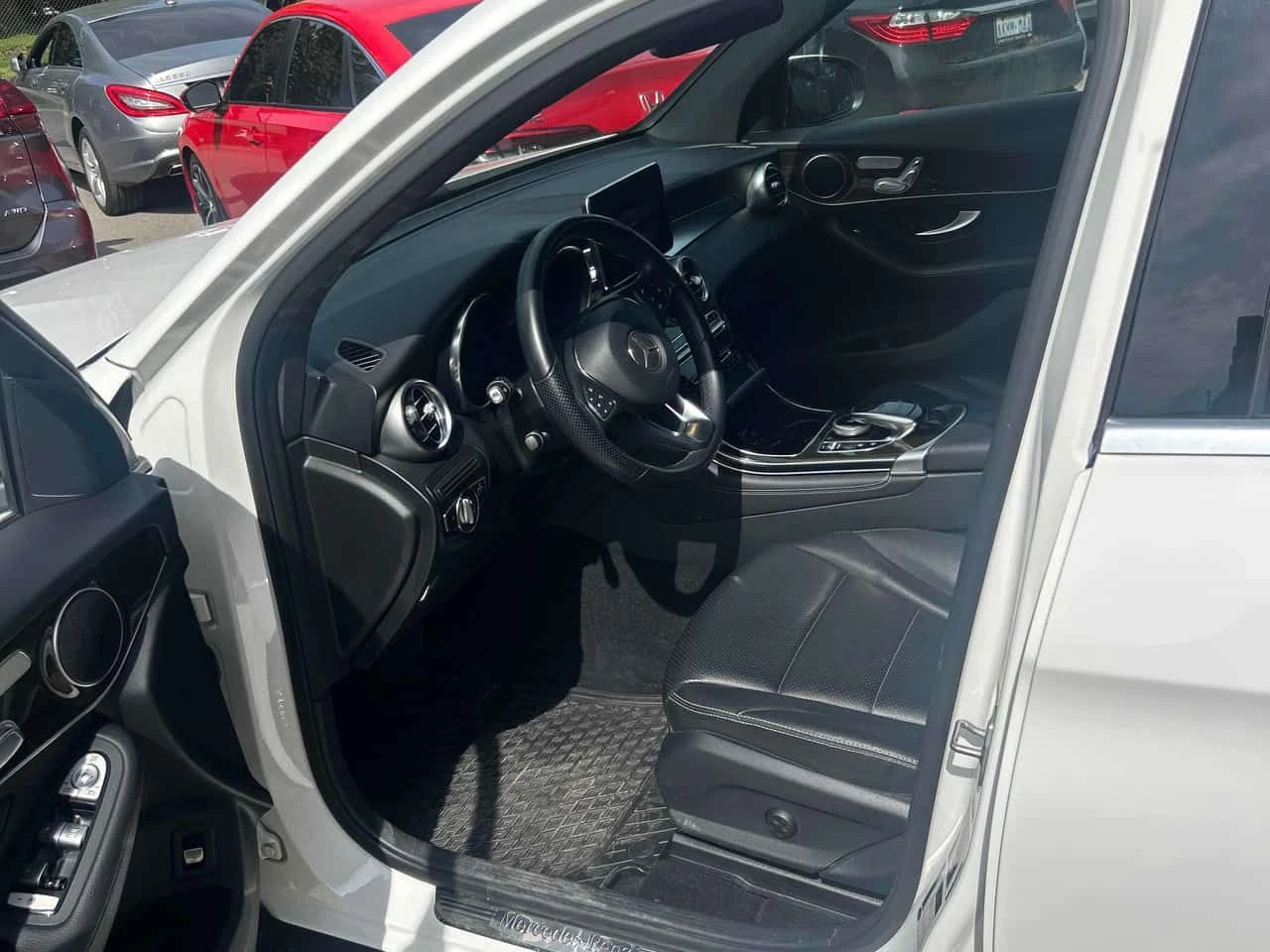 Mercedes-Benz GLC 300  CARFAX, снимка 5 - Автомобили и джипове - 54679629