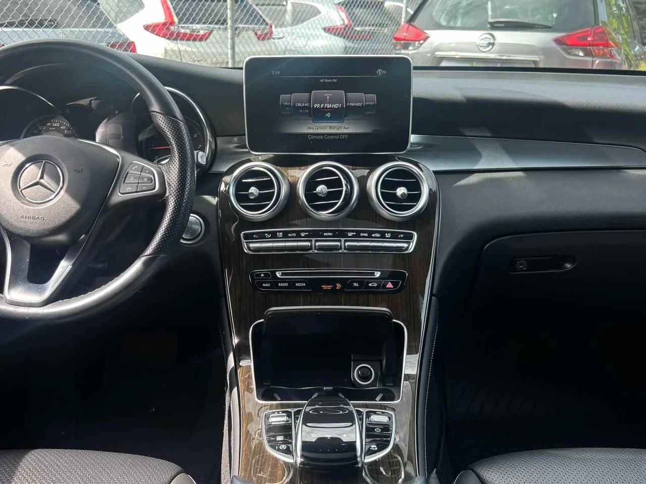 Mercedes-Benz GLC 300  CARFAX, снимка 9 - Автомобили и джипове - 54679629