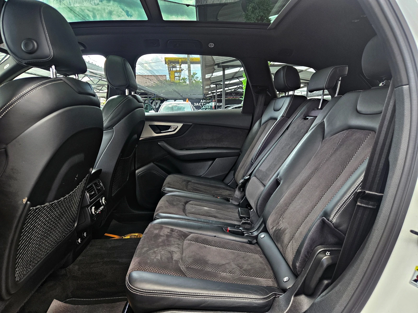 Audi SQ7 MATRIX/S-LINE/DISTR/HUD/AMBI/PANO/ПОДГРЕВ/ПАМЕТ/LI, снимка 16 - Автомобили и джипове - 54997915