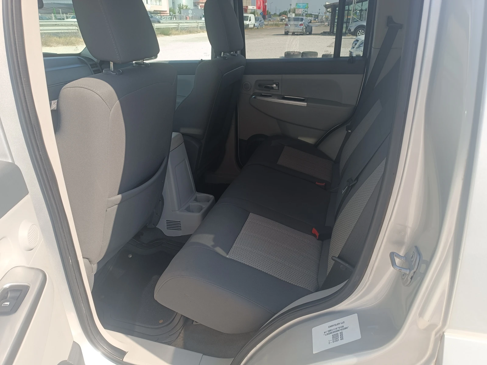 Jeep Cherokee 2.8 CRD 4X4, снимка 10 - Автомобили и джипове - 55349258
