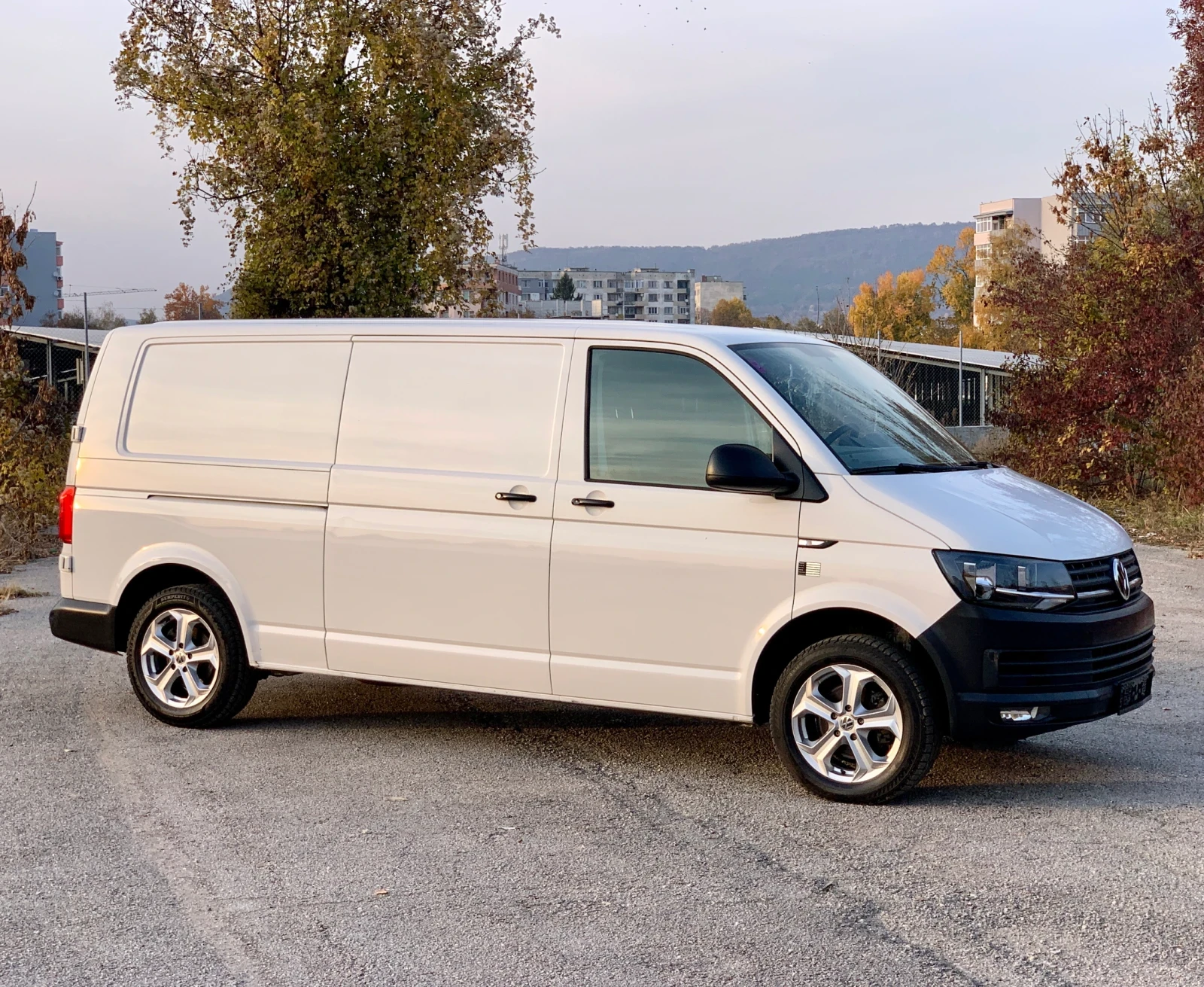 VW Transporter 2019г* EU6* MAXXII БАЗА* ДВОЕН КЛИМАТИК* 17 ДЖАНТА - изображение 7