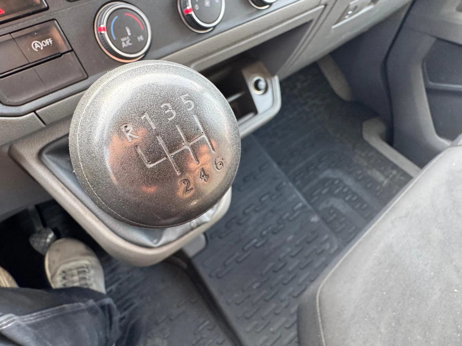 VW Crafter 2.0  177ks, снимка 13 - Бусове и автобуси - 56132197