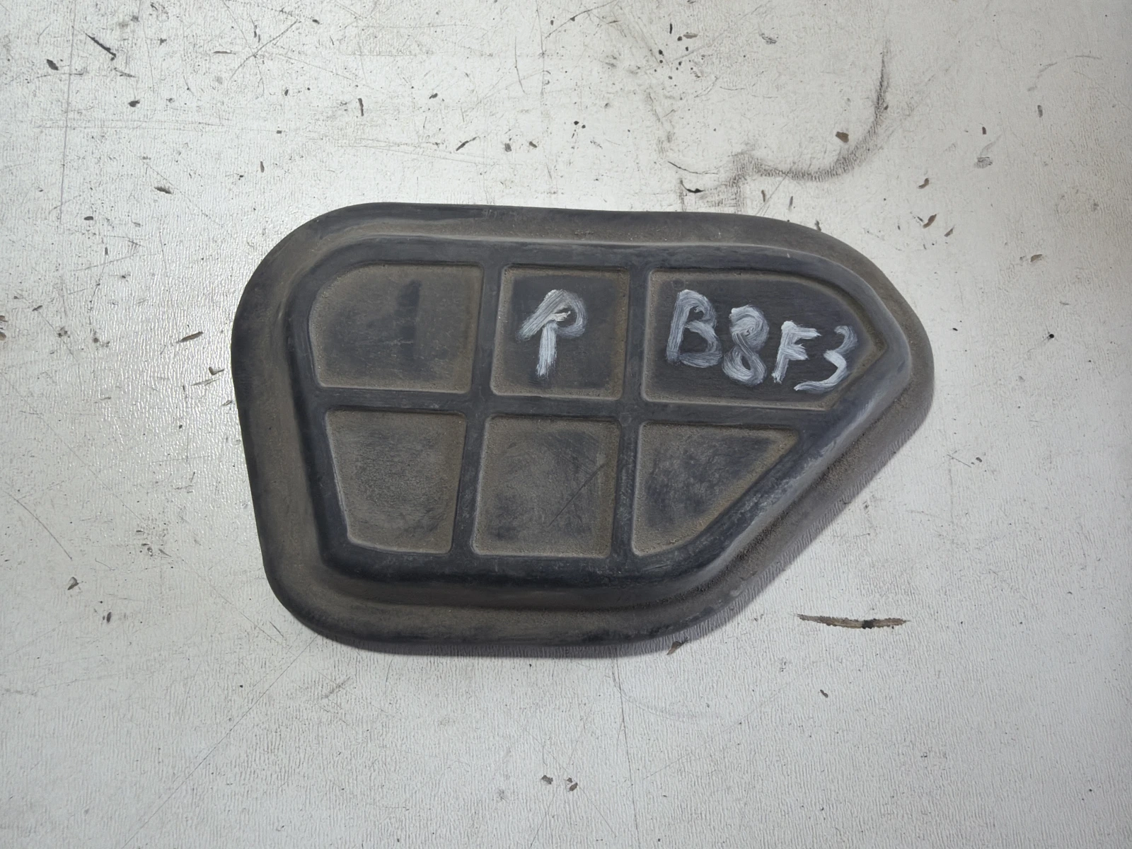 капачка бомбе 8к080594 дясна Audi A4