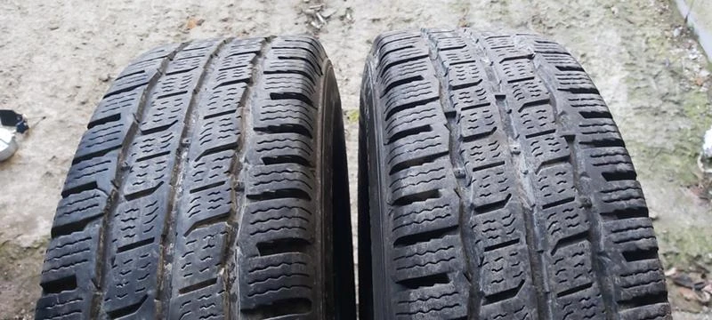 Гуми Зимни 195/75R16, снимка 1 - Гуми и джанти - 35606840