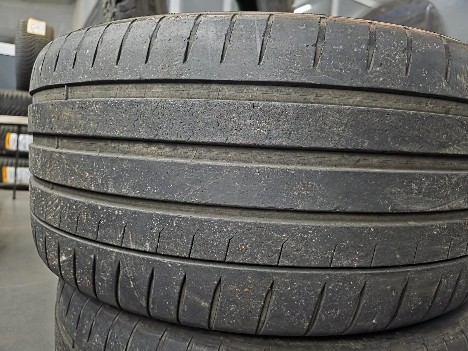 Гуми Летни 255/40R19