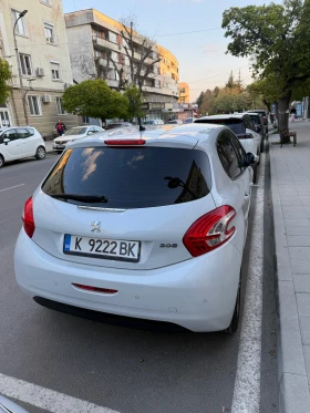 Peugeot 208 1.2  * ALLURE* бяла перла* Климатроник* , снимка 16