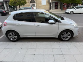 Peugeot 208 1.2  * ALLURE* бяла перла* Климатроник* , снимка 17