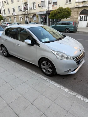 Peugeot 208 1.2  * ALLURE* бяла перла* Климатроник* , снимка 15