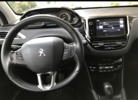 Peugeot 208 1.2  * ALLURE* бяла перла* Климатроник* , снимка 15