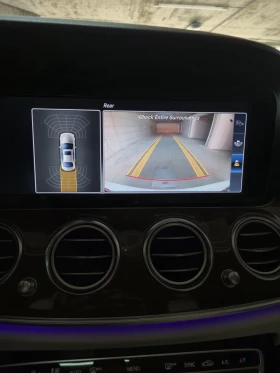 Mercedes-Benz E 300 AMG/BURMESTER/PANO/19"/LED/ПОДГРЕВ/KEYLESS, снимка 14