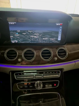 Mercedes-Benz E 300 AMG/BURMESTER/PANO/19"/LED/ПОДГРЕВ/KEYLESS, снимка 12