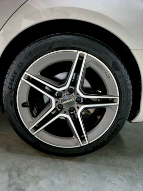 Mercedes-Benz E 300 AMG/BURMESTER/PANO/19"/LED/ПОДГРЕВ/KEYLESS, снимка 16