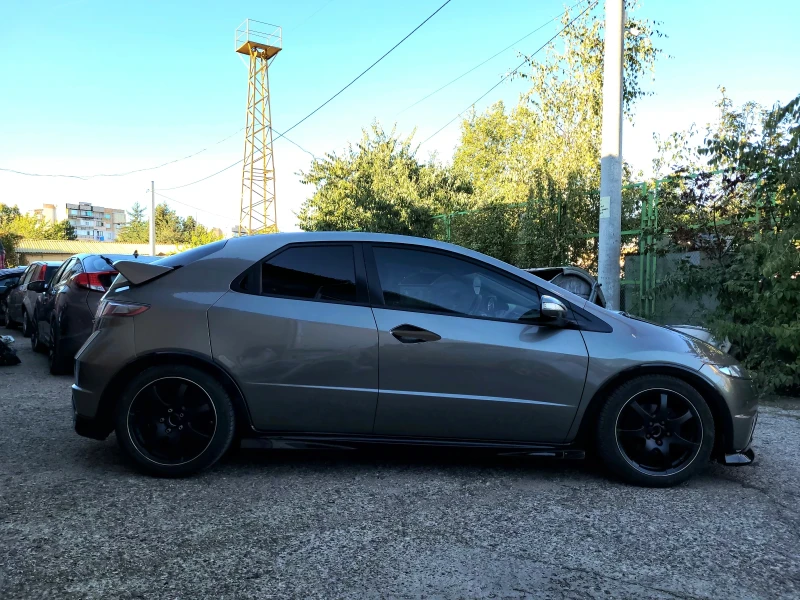 Honda Civic 1, 8-vtec Executive+ + + , снимка 3 - Автомобили и джипове - 47596190