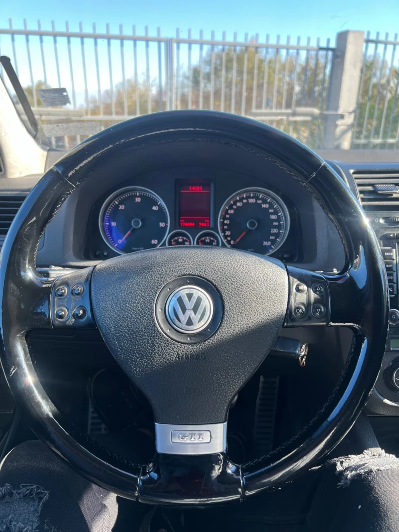 VW Golf 5, снимка 6 - Автомобили и джипове - 47985608