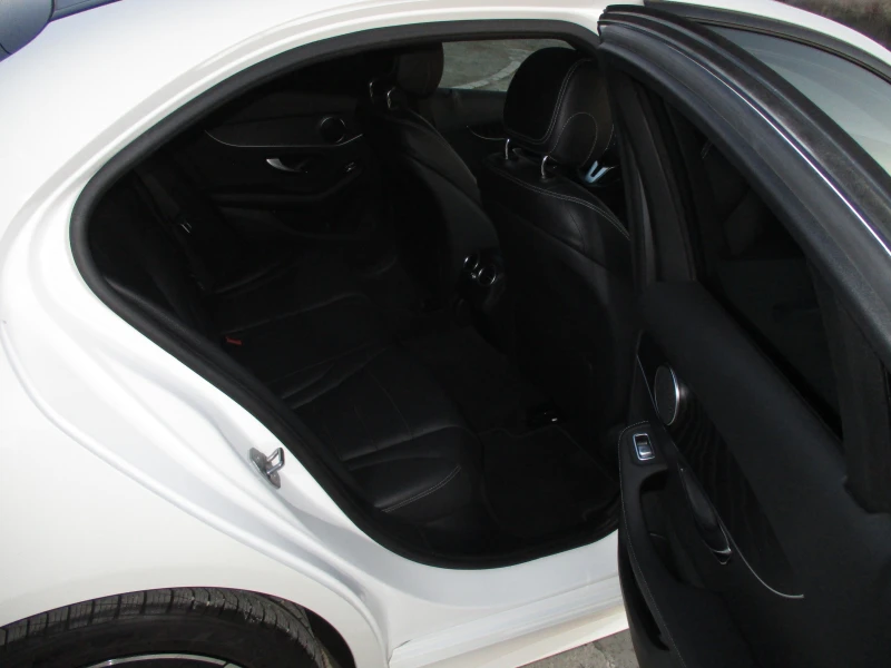 Mercedes-Benz C 300 4 MATIK/AMG-PACK/31хил.км./ФУЛ-ЕКСТРИ/КАТО НОВА!!!, снимка 15 - Автомобили и джипове - 50391272