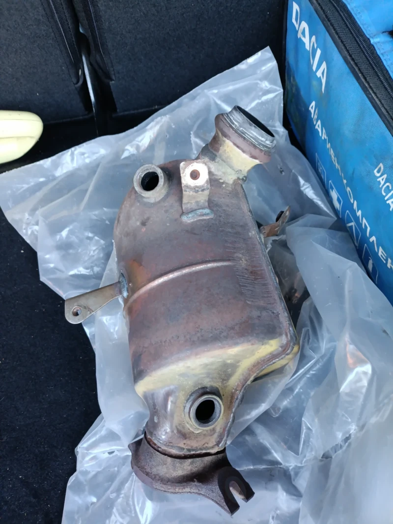 Dacia Sandero 1.0i, снимка 13 - Автомобили и джипове - 51954778