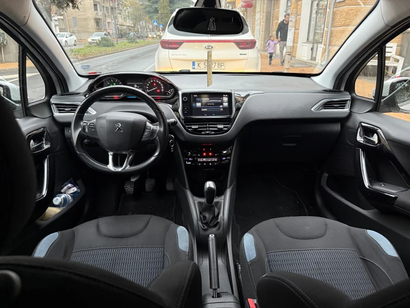Peugeot 208 1.2 PureTech * ALLURE* бяла перла, снимка 11 - Автомобили и джипове - 52336705