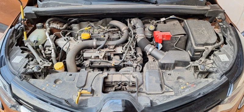 Renault Captur TCe 100 BVM5, снимка 11 - Автомобили и джипове - 53047379